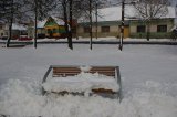 Snehová perina v parku pred kostolom